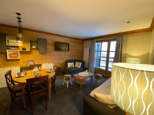 CONVIVIAL appartement COSY MONTAGNE ARC 1950