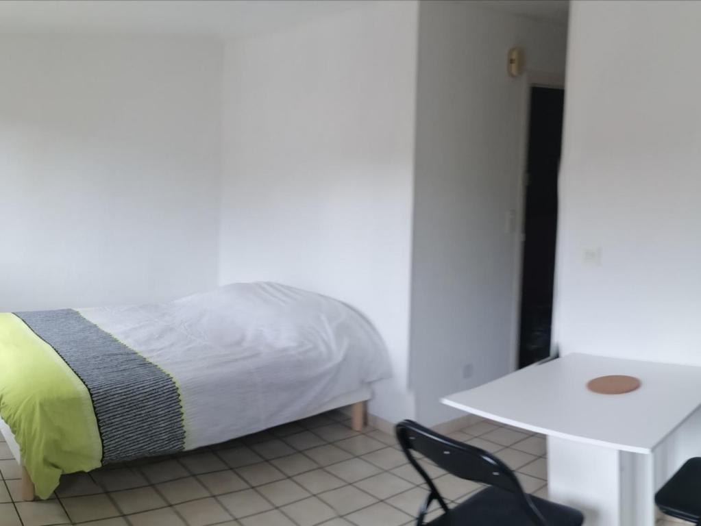 Appartement coquelicot 27 Avenue du Général de Gaulle 15500 Massiac