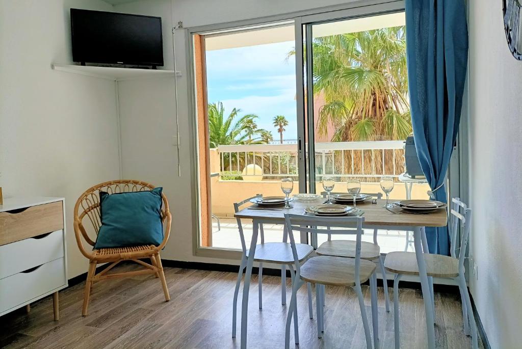 Coquet Appartement T2 PORT DE GRUISSAN 4 personnes 4THAL104 25 Rue du Compas, 11430 Gruissan