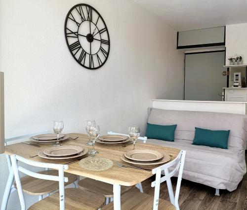 Coquet Appartement T2 PORT DE GRUISSAN 4 personnes 4THAL104