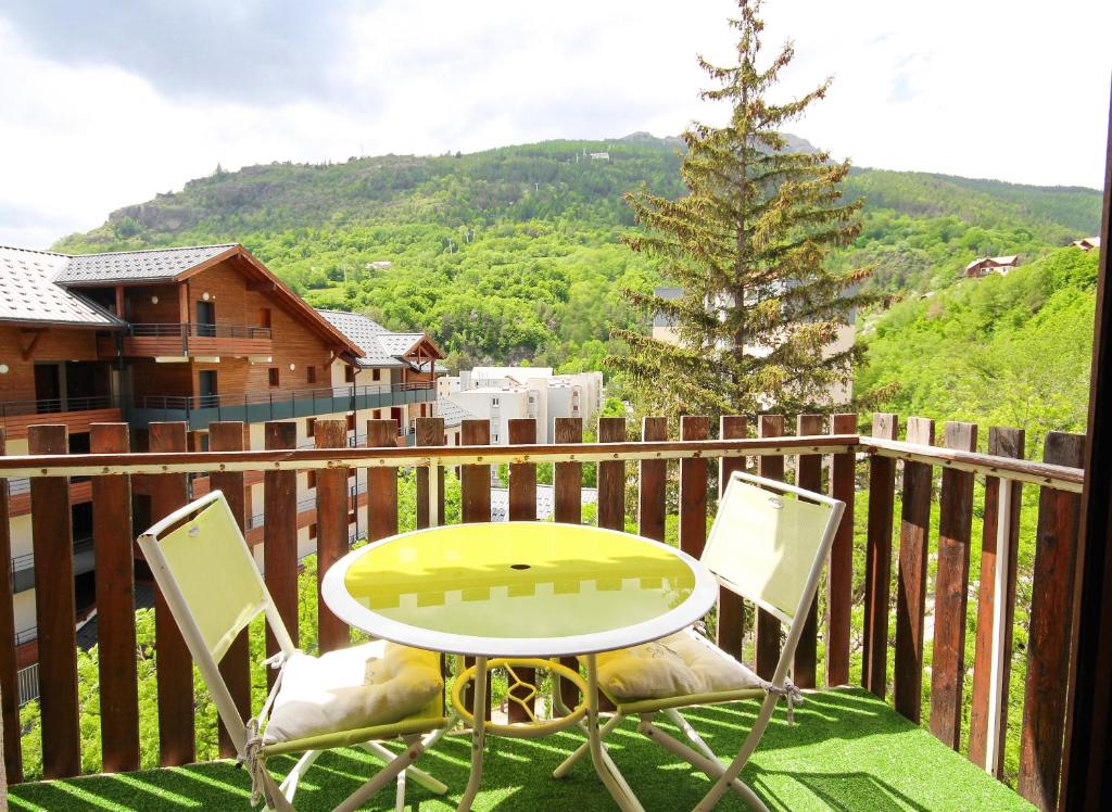 Coquet appartement Type 2 de 56 m² en centre ville 26 Rue Barthélémy Chaix, 05100 Briançon