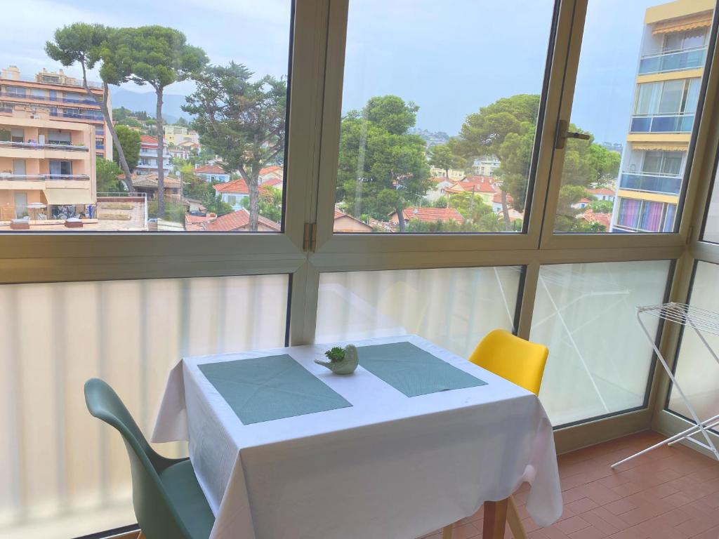 Appartement Coquet logement front de mer 27 Promenade de la Plage 06800 Cagnes-sur-Mer