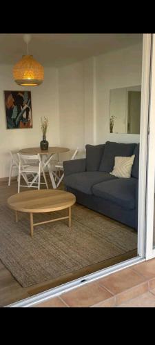 Coquet logement vu mer à 2 pas des plages