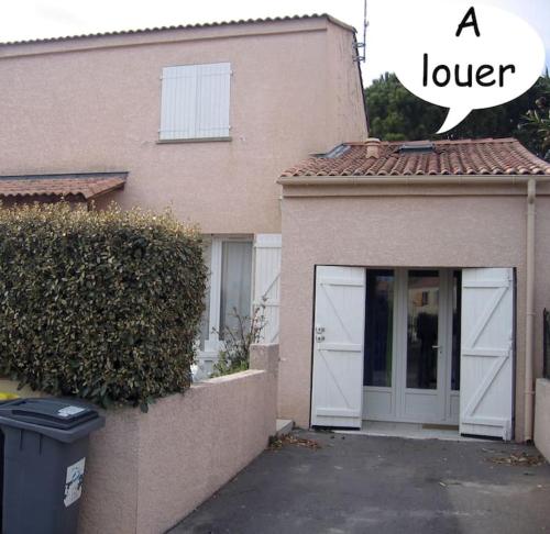 Coquet studio meublé avec jardin