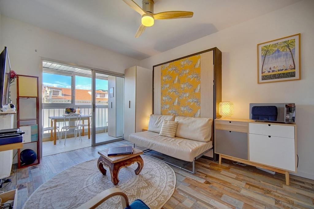 COQUET STUDIO MODERNE carre d'or!!! A0B182 Victor Cousin, Le Narval, 6, 06400 Cannes