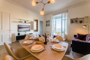 CORAL KEYWEEK Apt in city center closed to the beach private garage