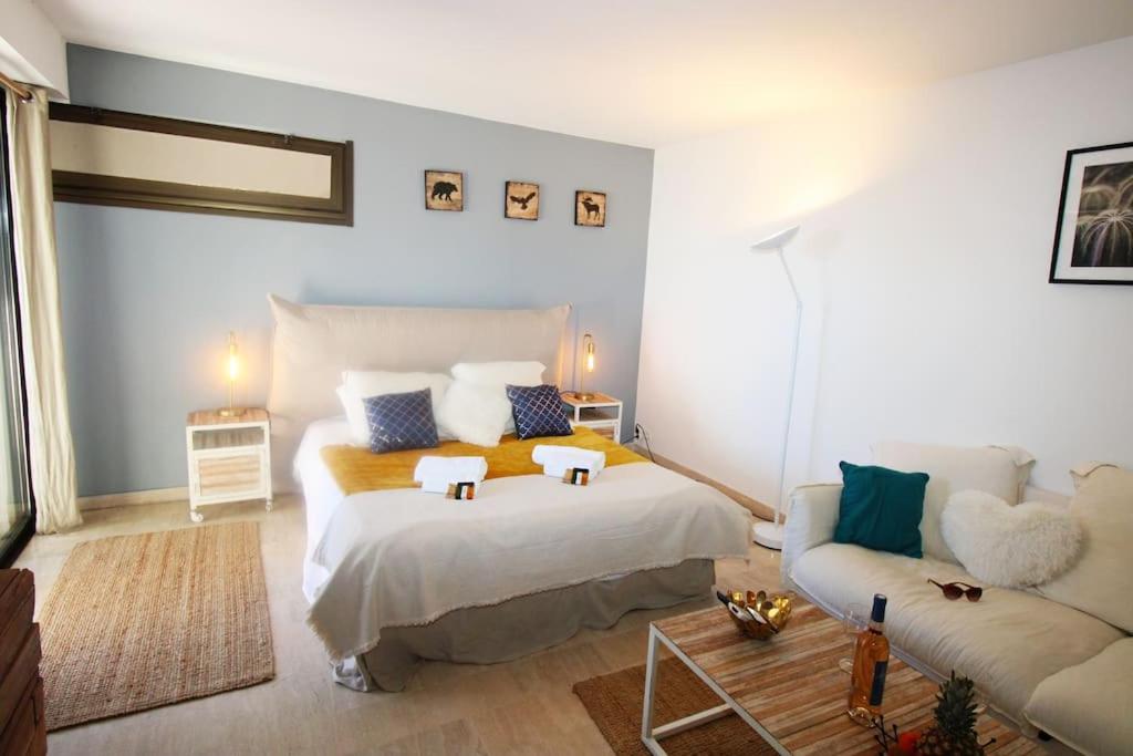 Corniche d'Or 2 YourHostHelper 2 Boulevard de la Corniche d'Or, 06590 Théoule-sur-Mer