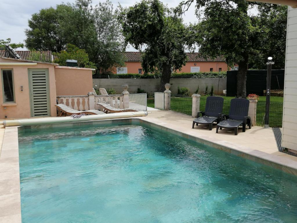 Costa 011 2825-397 Almada