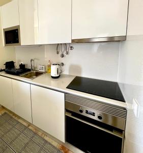 Appartement Costa 011 Avenida 1º de Maio 27, 2ºF 2825-397 Almada -1