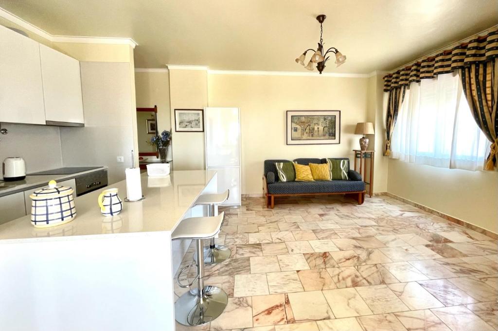 Appartement Costa 011 Avenida 1º de Maio 27, 2ºF 2825-397 Almada