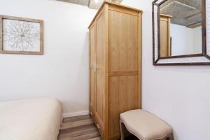 Cosy 1 Bedroom Apartment in St George's Castle