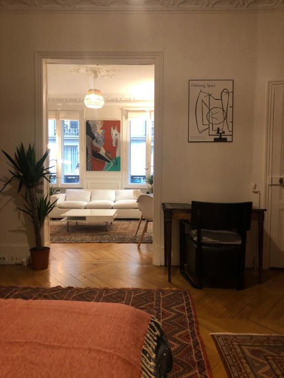 Appartement Cosy 2 room 50m2 Parisian classic flat - Passy, 16th arrondissement, near Eiffel Tower 6 Rue Faustin Hélie 75116 Paris