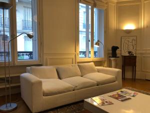 Cosy 2 room 50m2 Parisian classic flat - Passy, 16th arrondissement, near Eiffel Tower