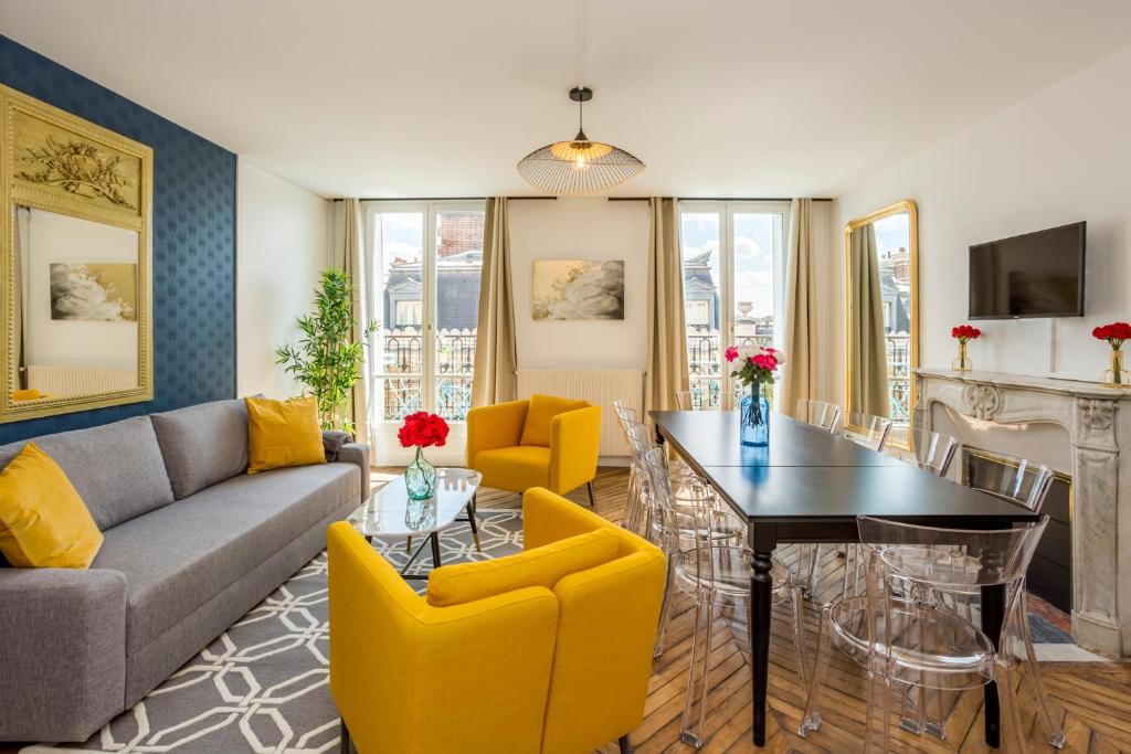 Appartement Cosy 4 bedrooms with Balcony - Champs Elysees 14 Rue de Tilsitt 75008 Paris