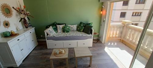 Cosy 50 m avec Piscine-Balcon vue sur la mer!