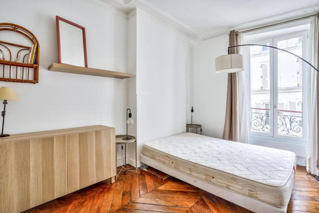 Appartement Cosy and bright apartment located in Paris 18 22 rue houdon 75018 Paris