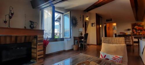 Cosy and Calm in Grenoble City Heart with garage