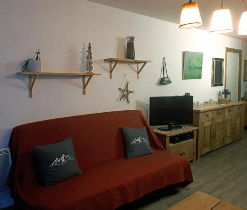 Cosy and quiet cocoon with balcony near the slopes