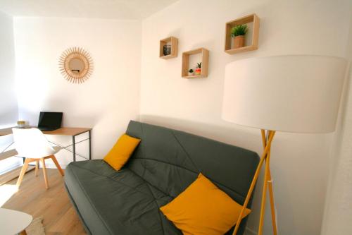 Cosy and renovated studio with balcony and view
