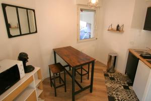 Cosy and renovated studio with balcony and view