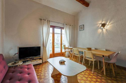 Cosy apartment at 8 min from the beach in Saint-Cyr-sur-mer - Welkeys