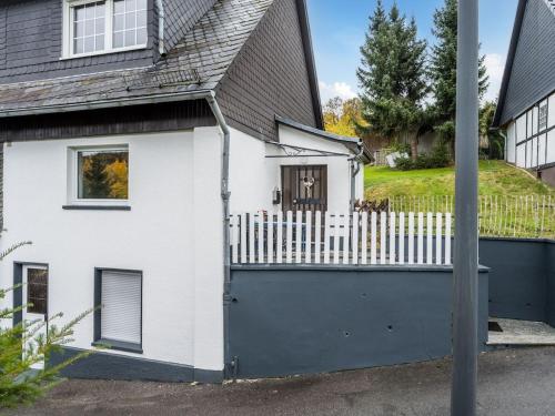 Cosy apartment in Bestwig Heringhausen with parking