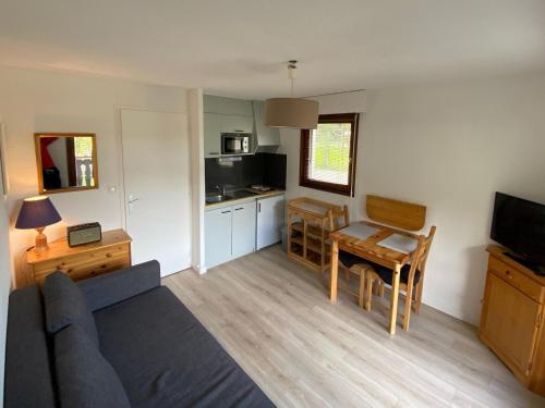 Cosy apartment in Chatel with balcony