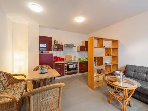 Cosy apartment in Naumburg with fenced garden and terrace