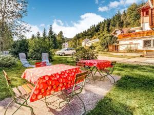 Cosy apartment in the middle of the Thuringian Forest with separate entrance and balcony