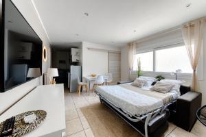 Cosy apartment + secured PARKING