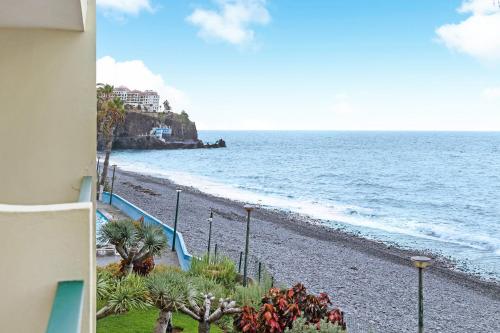 Cosy apartment with sea view