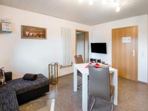 Cosy apartment with terrace and garden access in a quiet wooded area