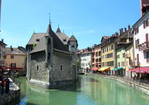 Cosy au bord du lac avec terrasse privée