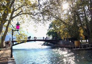 Cosy au bord du lac avec terrasse privée