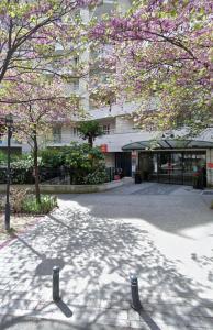 Cosy & Bright apartment in Adagio with balcony and free parking in La Défense