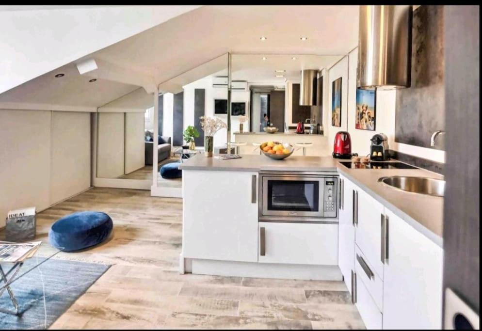 Cosy Cannes-2 mins to beach/short+long stay 3 Rue Hélène Vagliano, 06400 Cannes