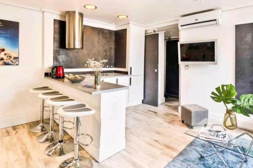 Cosy Cannes-2 mins to beach/short+long stay