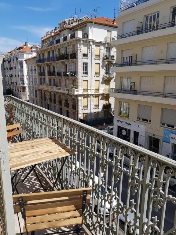 Appartement Cosy central studio Nice Rossini large balcony 34 Rue Rossini 06000 Nice