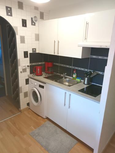 Cosy Colette,climatisé avec stationnement gratuit.