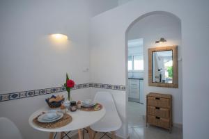 Cosy decorated studio