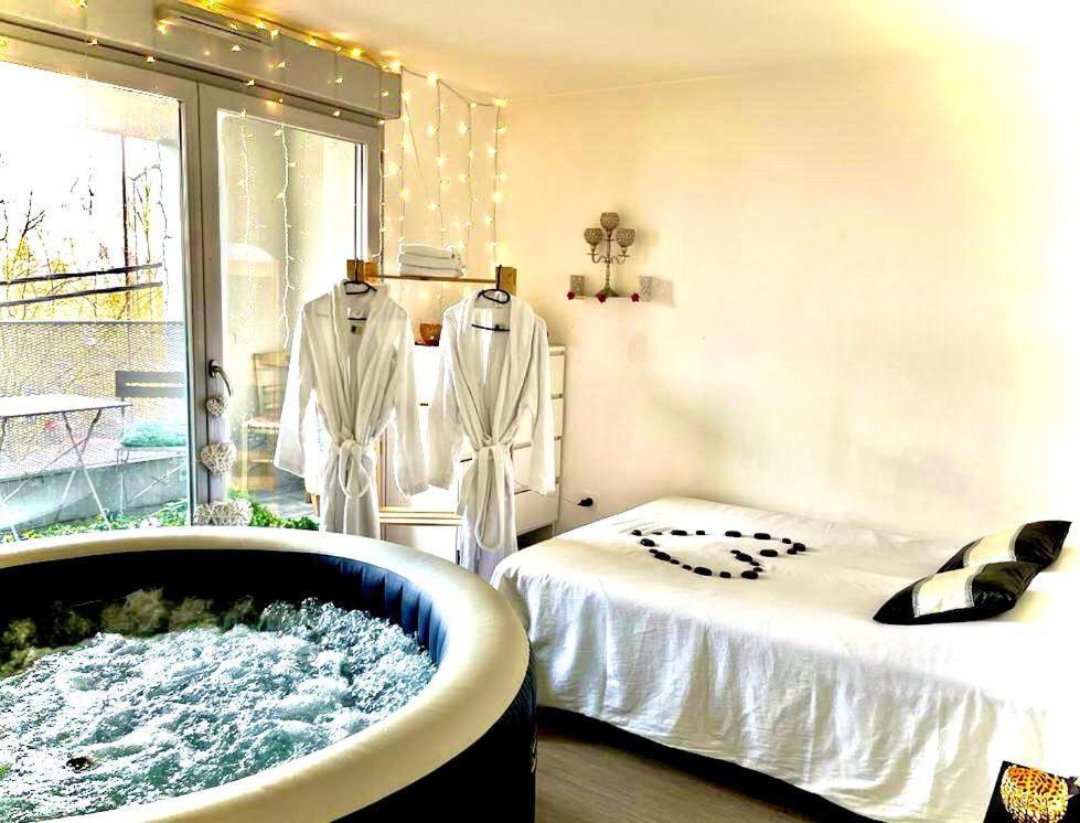 Cosy détente spa et jacuzzi. 6 cours pascal Blaise, 91000 Évry-les-Châteaux