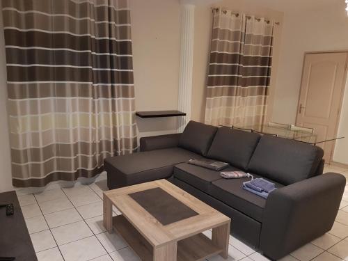 Cosy deux pièces Cannes Mimont