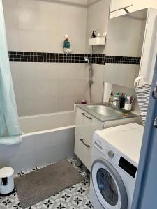 Cosy Duplex avec Parking à Paris 19