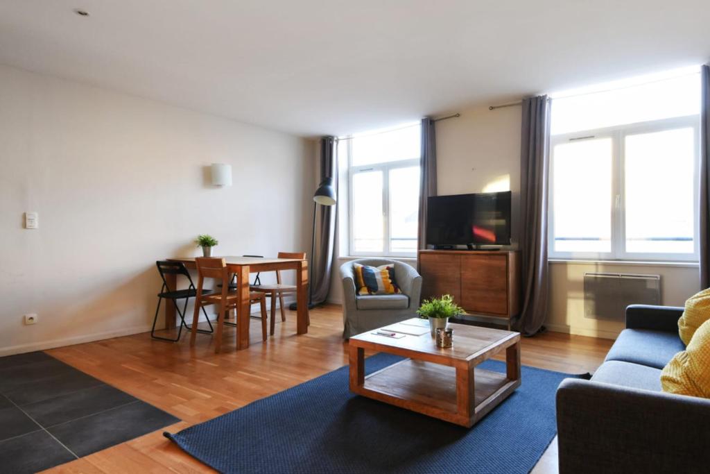 Appartement Cosy flat at the heart of Old Lille close to stations - Welkeys 36 A place Louise de Bettignies 59800 Lille