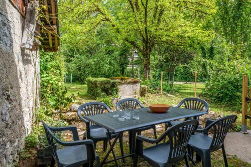 Cosy flat in an old farmhouse with garden in Seynod - Welkeys