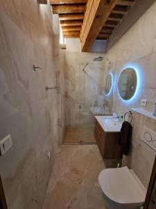 Cosy flat in old town, 2 mins walk to lake