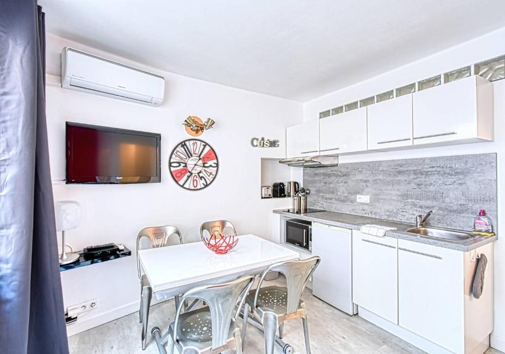 Appartement Cosy Flat near Croisette by GuestReady 13 Rue des Frères Pradignac 06400 Cannes