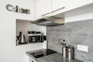 Cosy Flat near Croisette by GuestReady