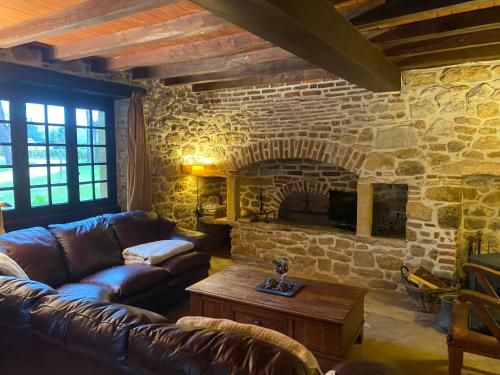 Cosy former bakery house with communal swimming pool
