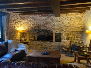 Cosy former bakery house with communal swimming pool